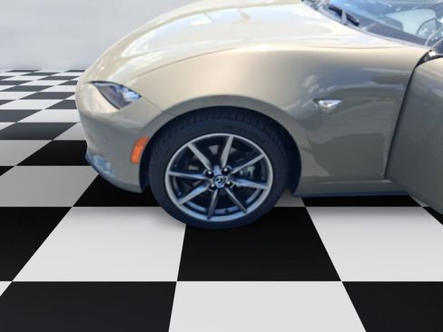 Used 2023 MAZDA MX-5 Miata Grand Touring RWD image 14