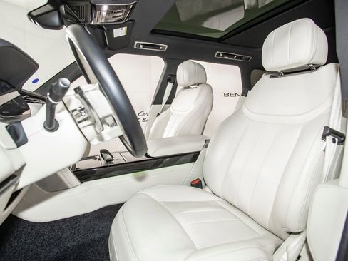 Used 2024 Land Rover Range Rover SE AWD/4WD image 48