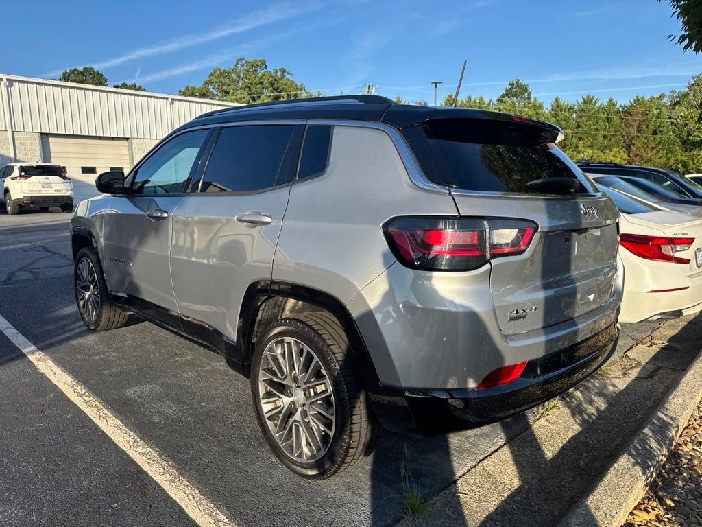 Used 2022 Jeep Compass Limited w/ Elite Group AWD/4WD image 4