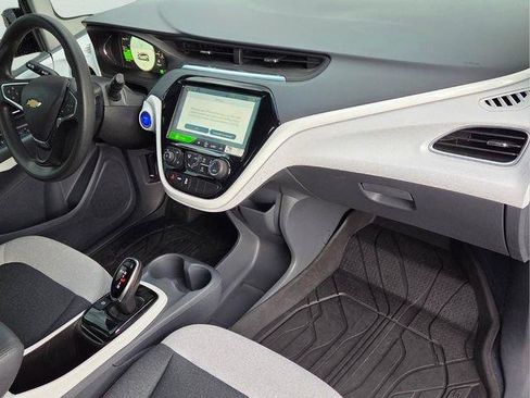 Used 2020 Chevrolet Bolt LT FWD image 18