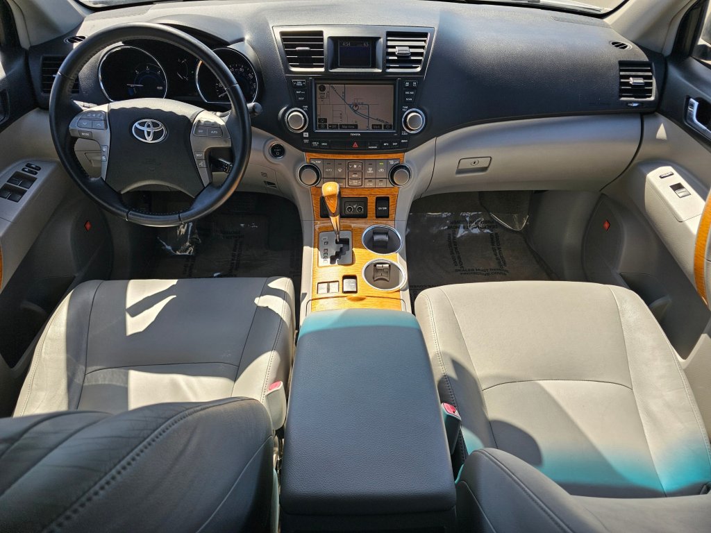 Used 2010 Toyota Highlander Limited w/ Extra Value Pkg 3 AWD/4WD image 2