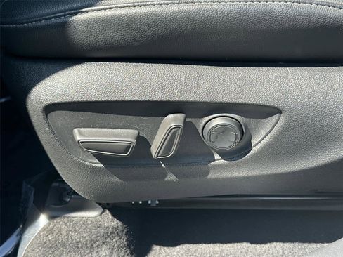 Used 2021 Toyota Highlander XSE FWD image 23