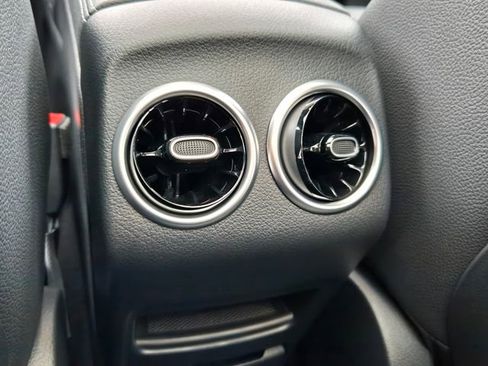 Certified 2025 Mercedes-Benz GLA 250 4MATIC image 34