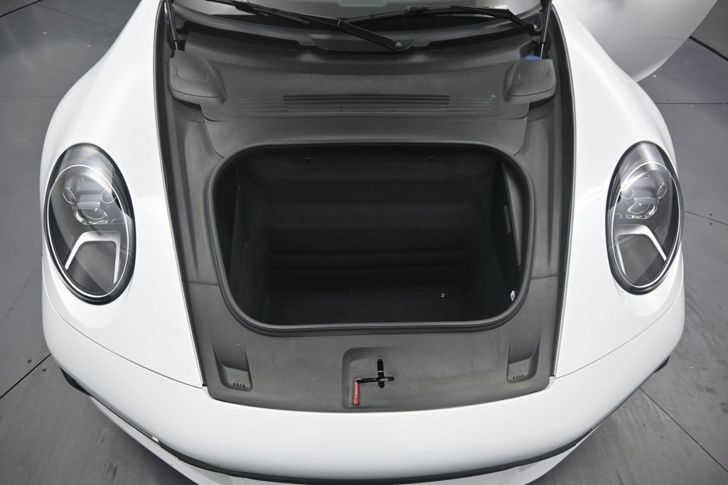 Used 2022 Porsche 911 Carrera RWD image 11