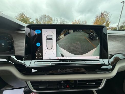 New 2026 Volkswagen Atlas SEL image 19