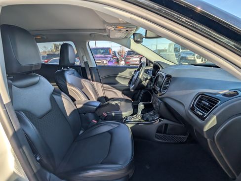 Used 2021 Jeep Compass Latitude w/ Sun and Sound Group image 10