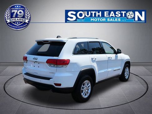 Used 2018 Jeep Grand Cherokee Laredo AWD/4WD image 6