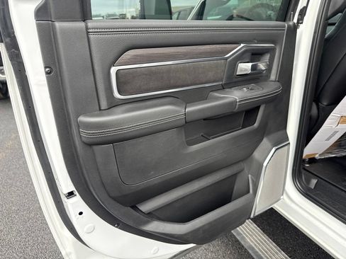 New 2026 RAM 2500 Laramie AWD/4WD image 23