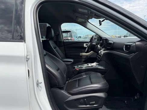 Used 2023 Ford Explorer XLT w/ Equipment Group 202A AWD/4WD image 24