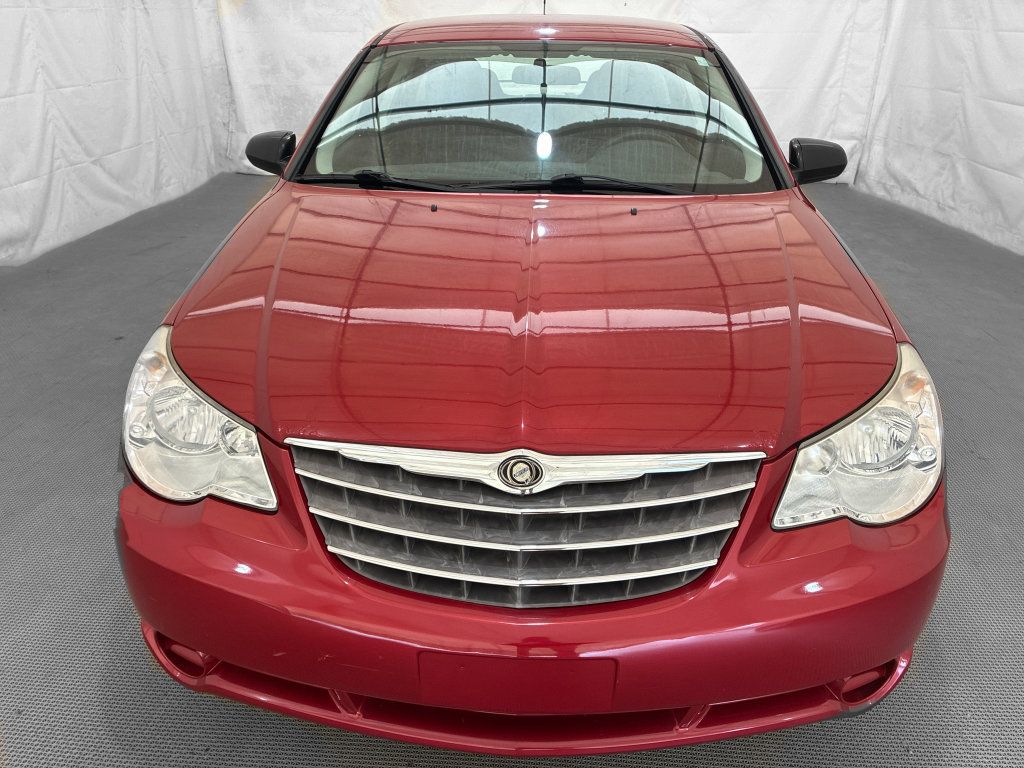 Used 2010 Chrysler Sebring Touring FWD image 2
