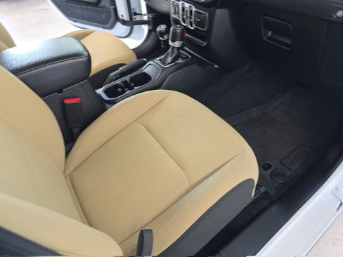 Used 2023 Jeep Gladiator Sport AWD/4WD image 21