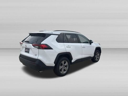 Used 2025 Toyota RAV4 XLE AWD/4WD image 5