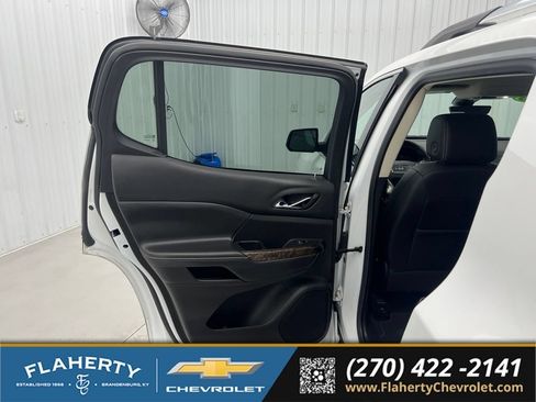 Used 2023 GMC Acadia Denali w/ Denali Technology Package FWD image 10