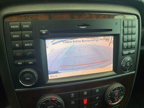 Used 2011 Mercedes-Benz R 350 4MATIC image 22