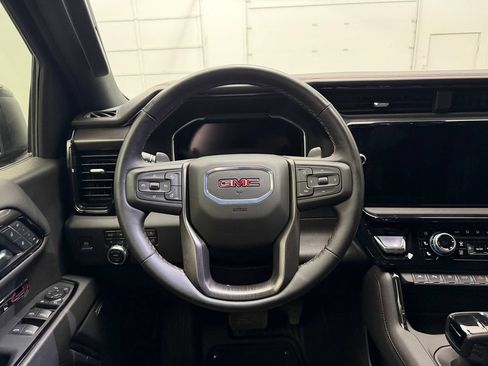 Used 2025 GMC Sierra 1500 AT4 w/ Technology Package AWD/4WD image 24