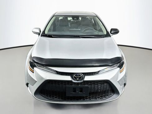 Used 2022 Toyota Corolla LE FWD image 2