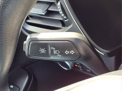 Used 2020 Ford Escape SE image 17