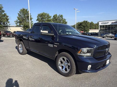 Used 2018 RAM 1500 Express AWD/4WD image 1