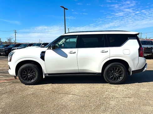 New 2025 Nissan Armada SV image 5