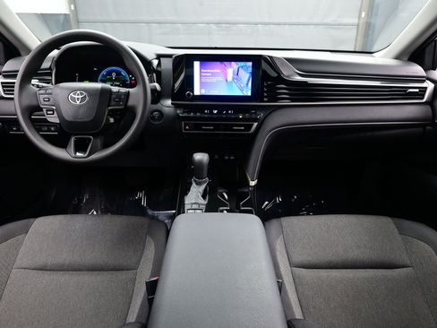 Used 2025 Toyota Camry LE image 16