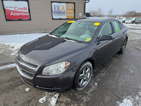 Used 2010 Chevrolet Malibu LS image 1