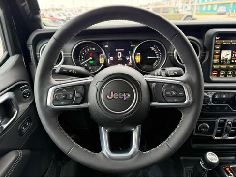 Used 2023 Jeep Wrangler Sahara w/ Cold Weather Group image 14