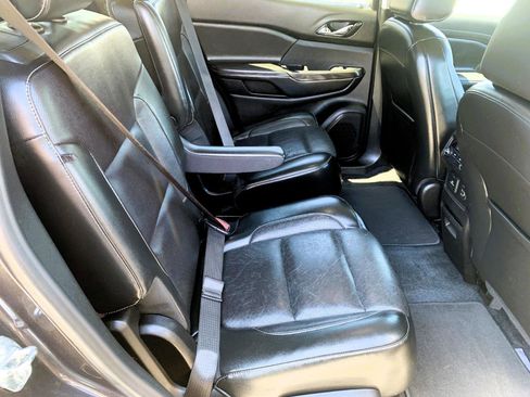 Used 2019 GMC Acadia SLT AWD/4WD image 48