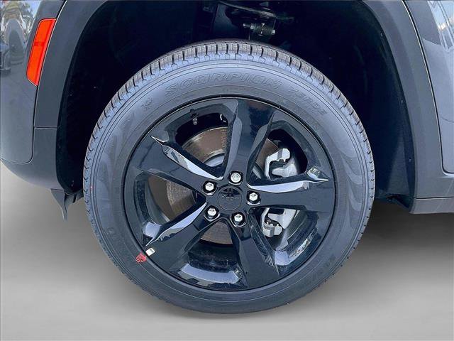 New 2026 Jeep Grand Cherokee L Limited w/ Limited Altitude Package RWD image 14
