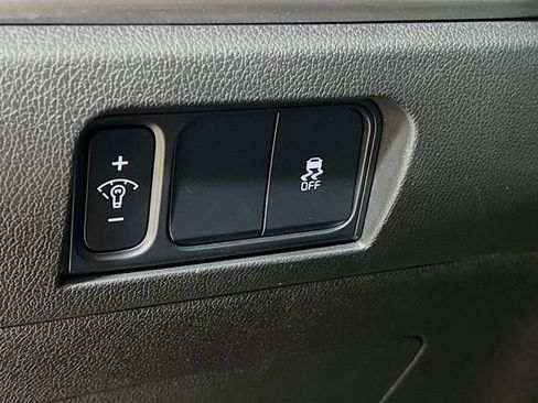 Used 2024 Kia Sorento S image 10