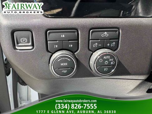 Used 2024 Chevrolet Silverado 3500 LT w/ Convenience Package image 17