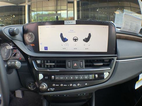 Used 2025 Lexus ES 300h ES 300h image 19