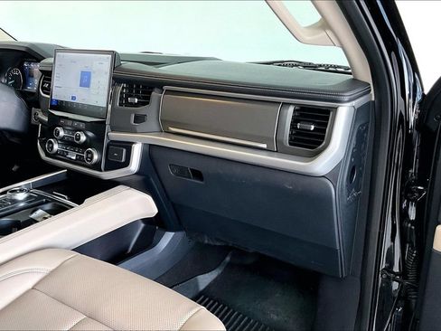 Used 2023 Ford Expedition XLT AWD/4WD image 19