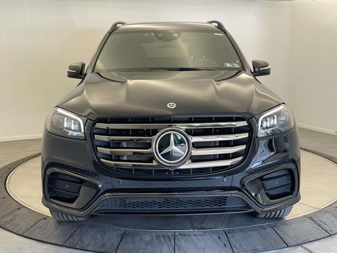 Used 2025 Mercedes-Benz GLS 580 4MATIC image 8