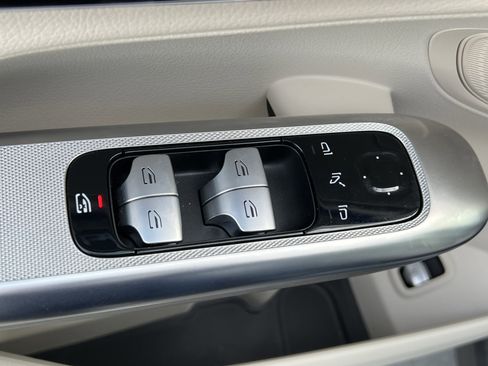 Used 2024 Mercedes-Benz GLC 300 300 image 15