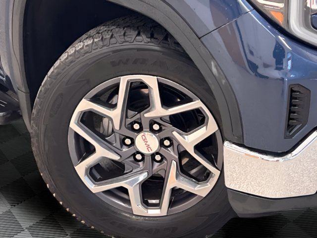 Used 2022 GMC Sierra 1500 SLT w/ SLT Premium Plus Package AWD/4WD image 28