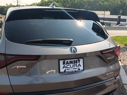 Used 2023 Acura MDX A-Spec image 4