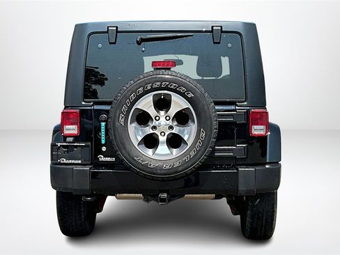 Used 2018 Jeep Wrangler Unlimited Sahara image 6