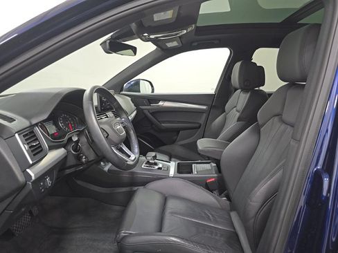 Used 2020 Audi Q5 2.0T Premium w/ Titanium Sport Package AWD/4WD image 3