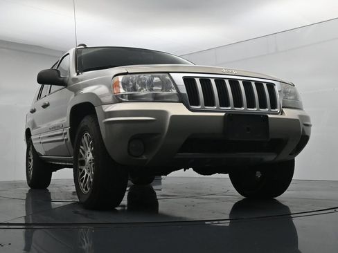 Used 2004 Jeep Grand Cherokee Limited w/ Trailer Tow Group IV AWD/4WD image 18