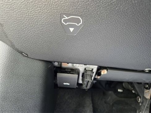 Used 2025 Jeep Compass Latitude image 19