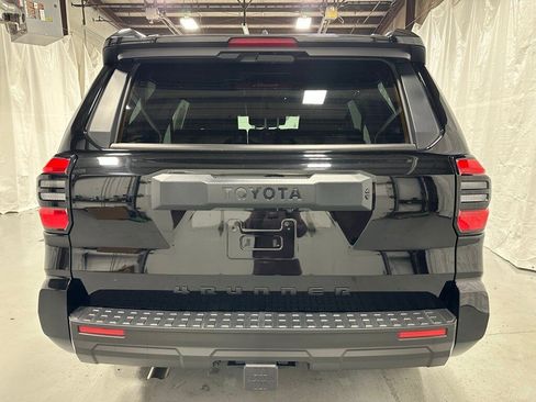 Used 2025 Toyota 4Runner SR5 image 6