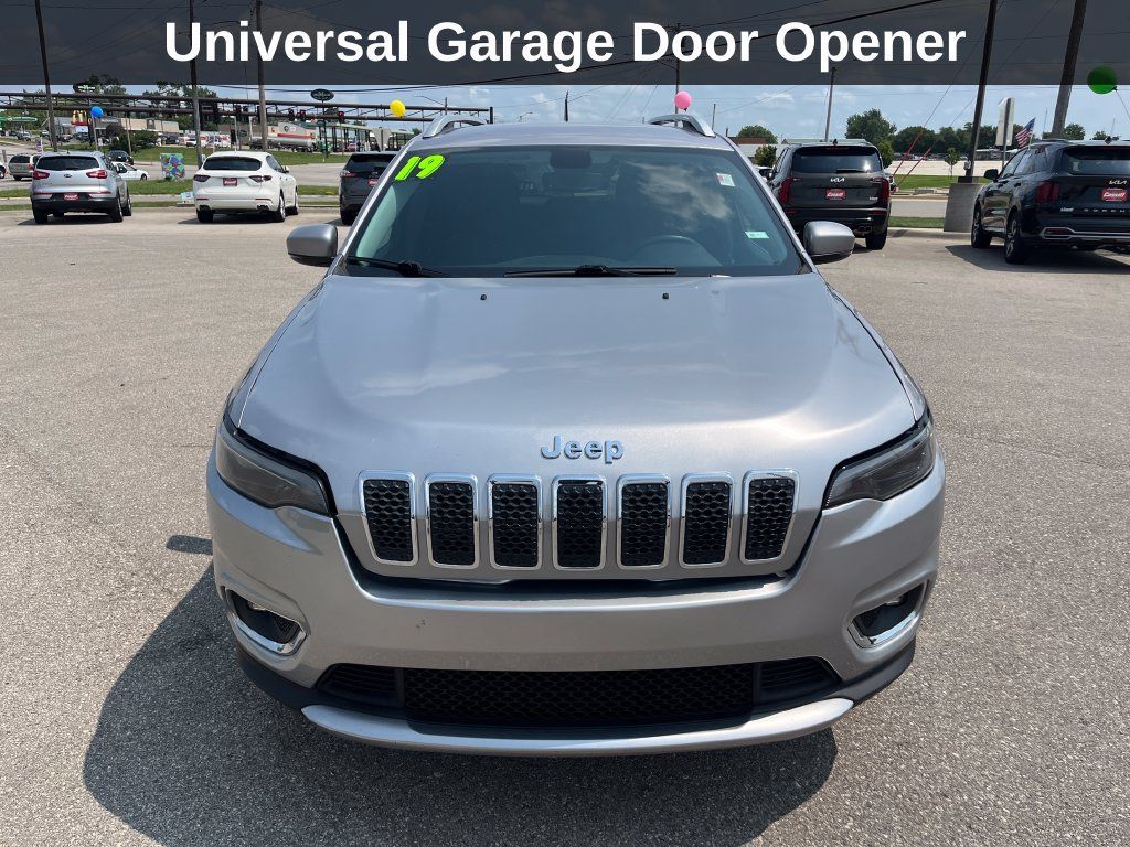 Used 2019 Jeep Cherokee Limited AWD/4WD image 10