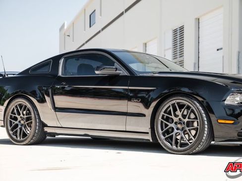 Used 2013 Ford Mustang GT Premium RWD image 64