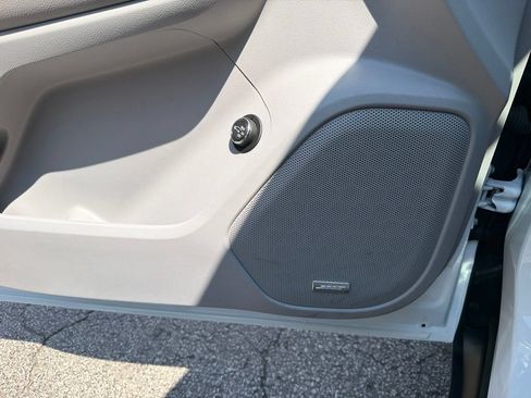 Used 2019 GMC Acadia SLT FWD image 13