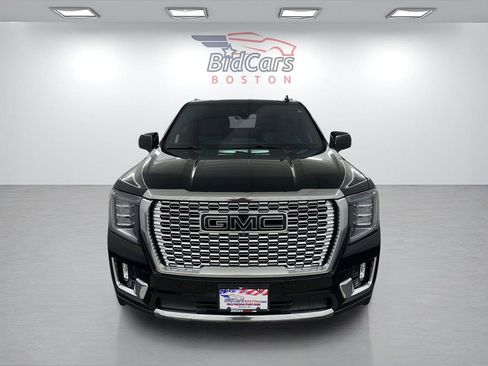 Used 2022 GMC Yukon SLT w/ SLT Premium Package AWD/4WD image 2