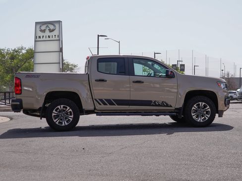 Used 2022 Chevrolet Colorado Z71 AWD/4WD image 15