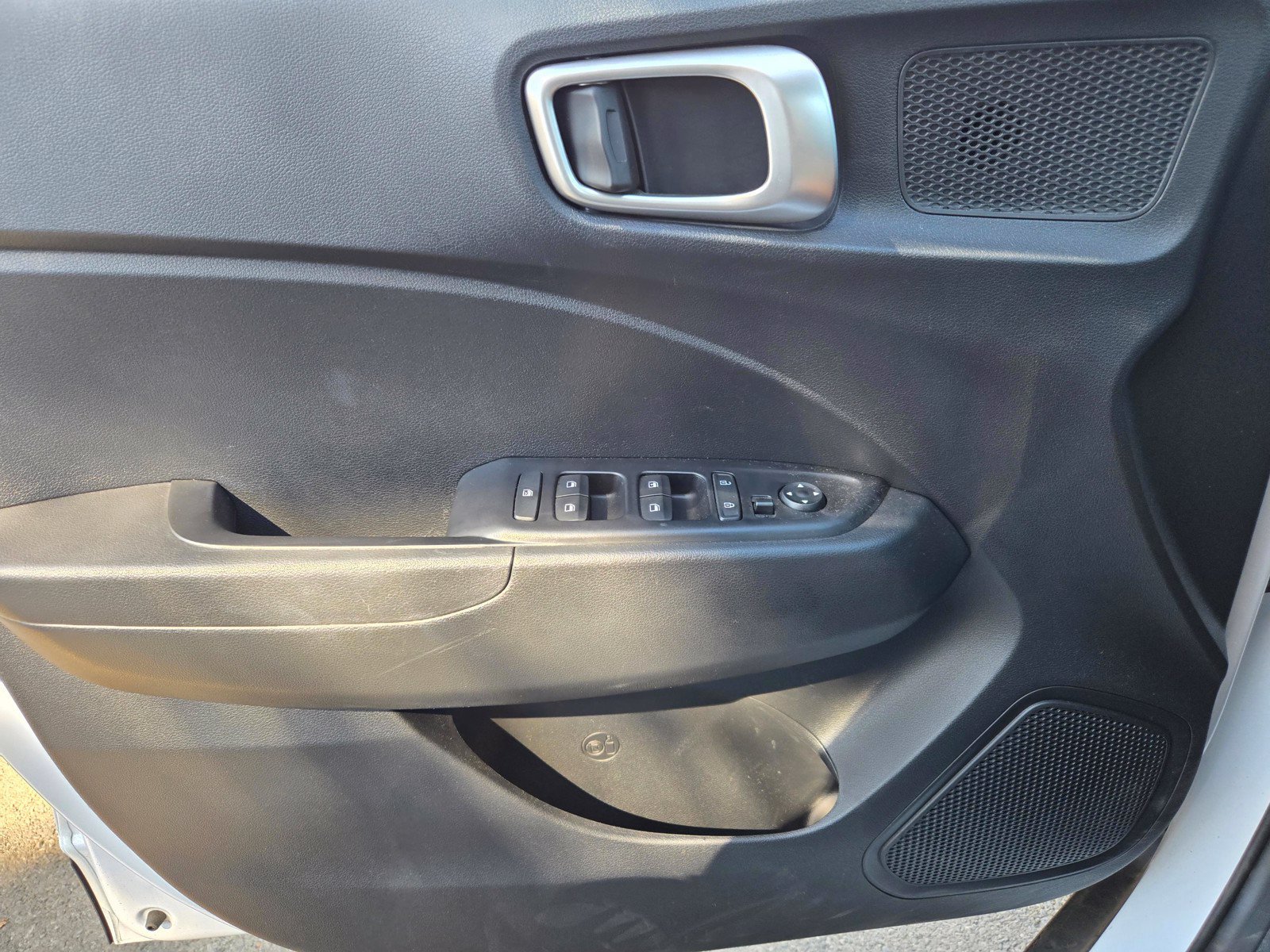 Certified 2026 Hyundai Venue SE FWD image 14