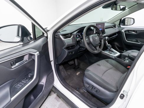 Used 2024 Toyota RAV4 XLE image 12