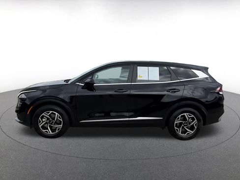 Used 2025 Kia Sportage LX image 9