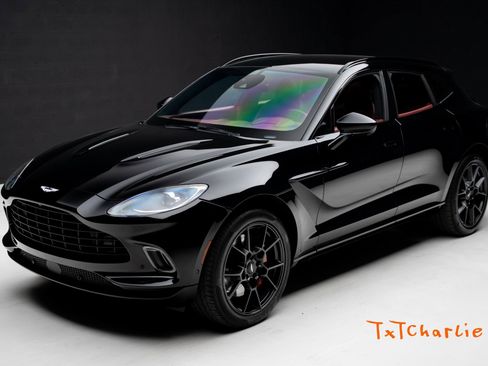 Used 2021 Aston Martin DBX image 1